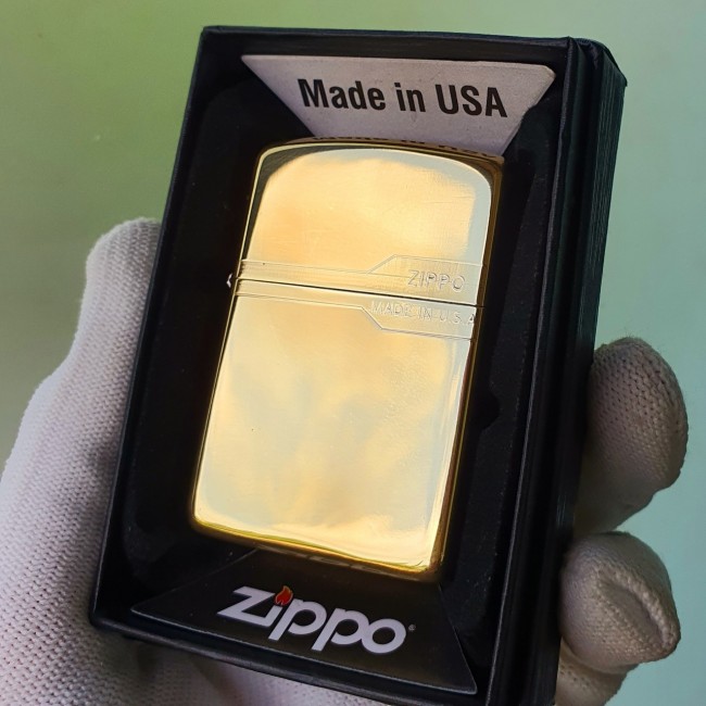 Bật Lửa Zippo Made In U.S.A Vàng Trơn Bóng Classic