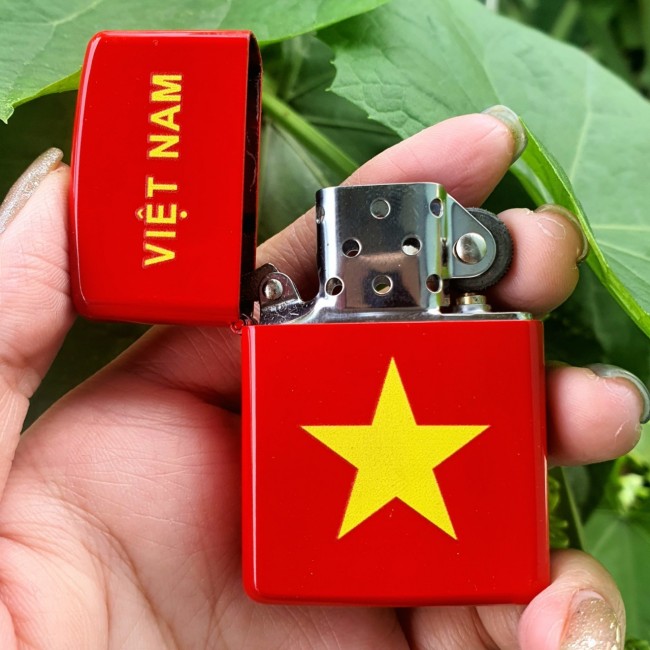 Bật Lửa Zippo Sơn Tĩnh Điện Cờ Đỏ Sao Vàng Việt Nam Sơn 2 Mặt Đời Số A-24