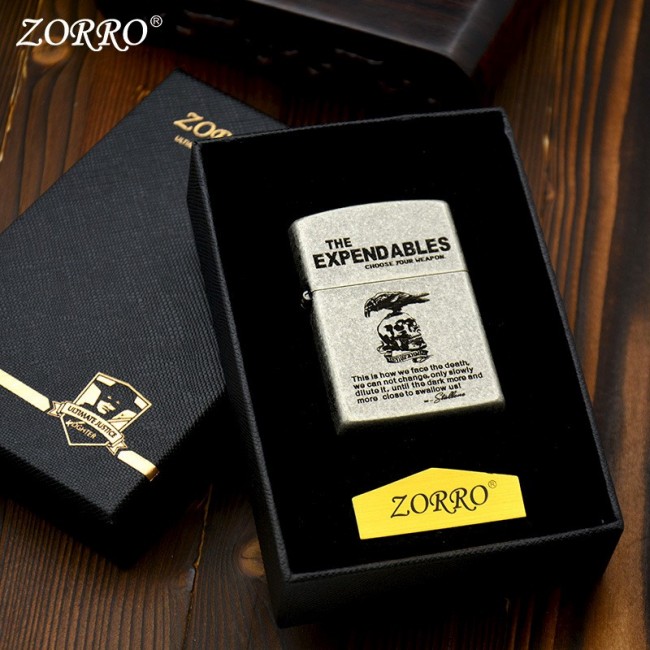 Bật Lửa Zippo Zorro Bạc Cổ The Expendables Khắc 6 Mặt ( Xài Xăng - Có Hộp ) 