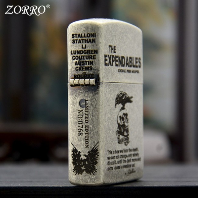 Bật Lửa Zippo Zorro Bạc Cổ The Expendables Khắc 6 Mặt ( Xài Xăng - Có Hộp ) 