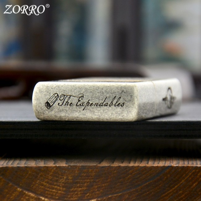 Bật Lửa Zippo Zorro Bạc Cổ The Expendables Khắc 6 Mặt ( Xài Xăng - Có Hộp ) 