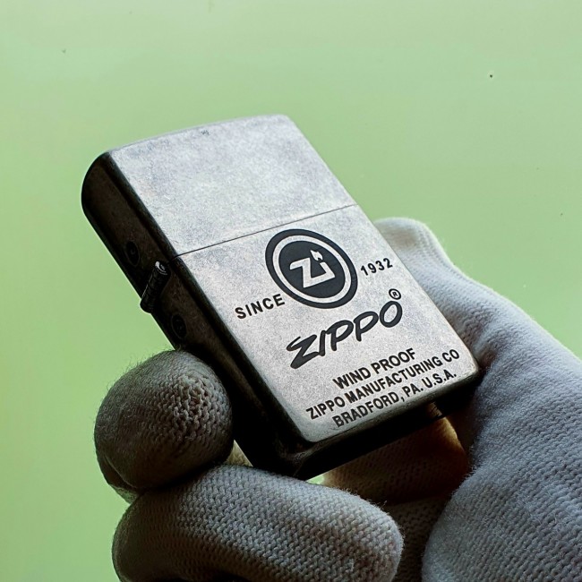 Bật Lửa Zippo Bạc Cổ Xi Bụi Logo Chữ Xéo 1932 Đời La Mã H-IV