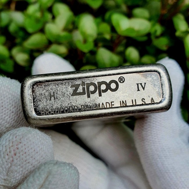 Bật Lửa Zippo Bạc Cổ Xi Bụi Logo Chữ Xéo 1932 Đời La Mã H-IV