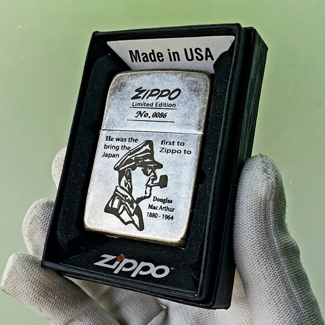 Bật Lửa Zippo Bạc Cổ Đại Tướng Mỹ Góc Bo Tròn Ruột Tráng Men Màu Đen Đáy Dập Đời 3 Gạch Xéo 1977 - C