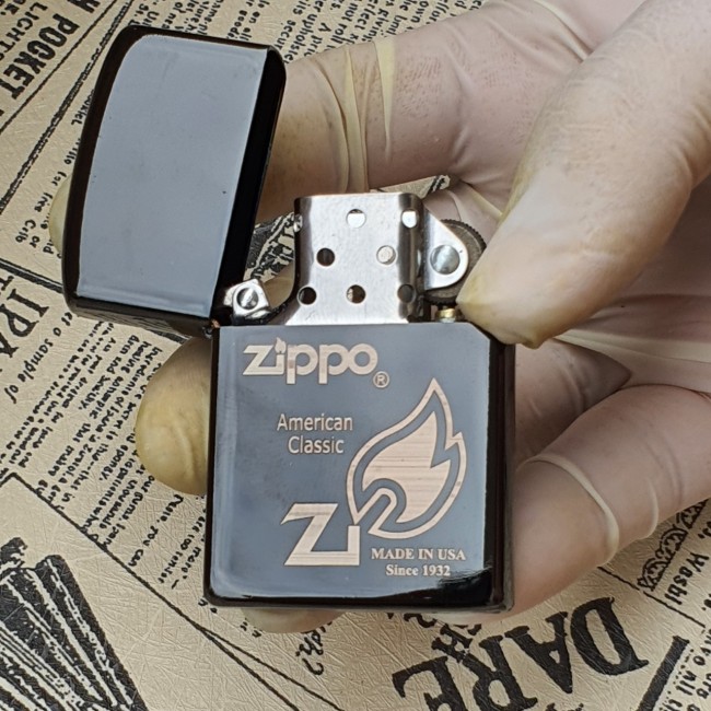 Bật Lửa Zippo Đen Bóng American Classic Đời La Mã E2000-XVI ( Có Tem Đỏ ) KHÔNG KÈM HỘP ZIPPO