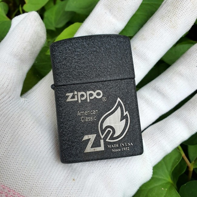 Bật Lửa Zippo Đen Nhám American Classic Đời La Mã E2000-XVI ( Có Tem Đỏ ) KÈM HỘP ZIPPO