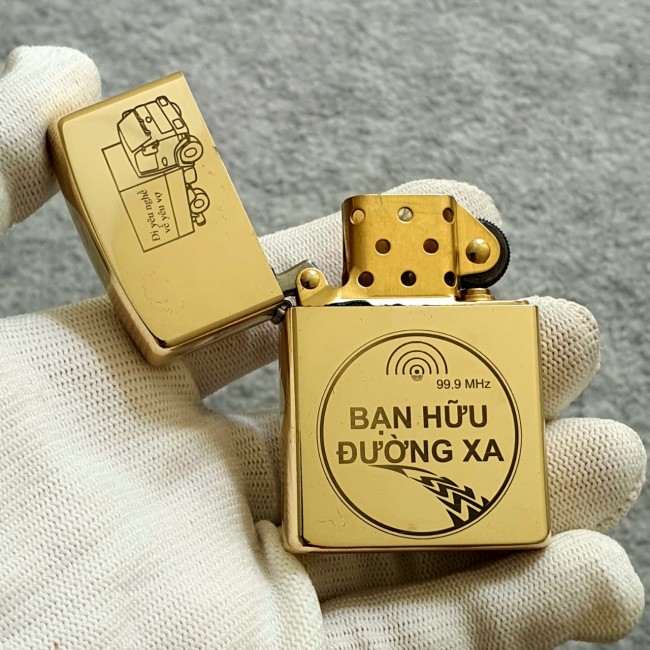 Bật Lửa Zippo Mỹ Đồng Bạn Hữu Đường Xa Đời E2000-XVI ( Ruột Vàng , Fullbox)