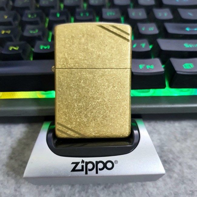 Bật Lửa Zippo Vàng Giả Cổ Chặt Góc Xéo Đời La Mã H-IV ( Có Tem Đỏ ) KÈM HỘP Tặng Kèm Xăng Mini + Đá 