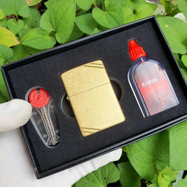 Bật Lửa Zippo Vàng Giả Cổ Chặt Góc Xéo Đời La Mã H-IV ( Có Tem Đỏ ) KÈM HỘP Tặng Kèm Xăng Mini + Đá 