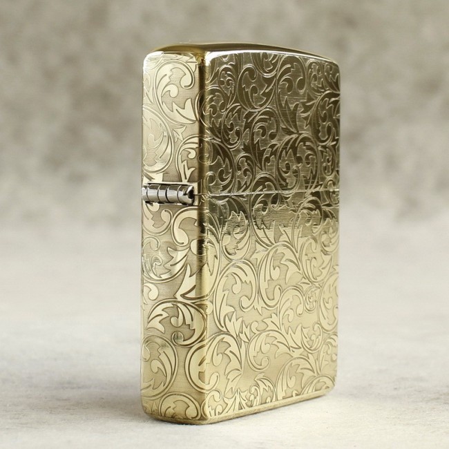 Bật Lửa Zippo Zorro Khắc 5 Mặt Hoa Văn Vàng Đồng (Có Hộp )