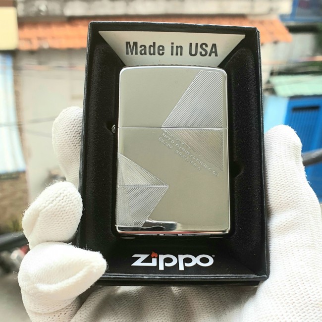 Bật Lửa Zippo Manufacturing Màu Bạc Đáy Dập Đời La Mã E2000-XVI ( Có Tem Đỏ - Fullbox)