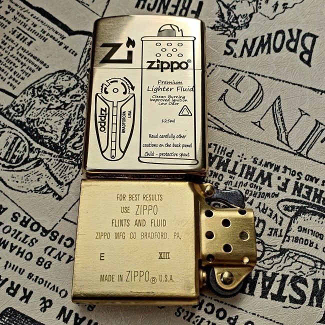  Bật Lửa Zippo Đồng Nguyên Khối Biểu Tượng Chai Xăng Vỉ Đá Mộc Đáy Ngược Đời La Mã XIII - Có Hộp