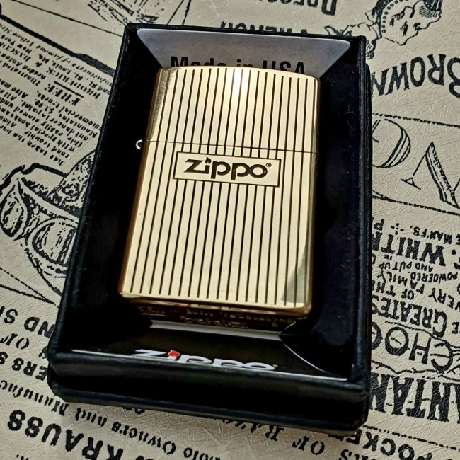 Bật Lửa Zippo Đồng Nguyên Khối Kẻ Sọc Mộc Đáy Ngược Đời La Mã XIII