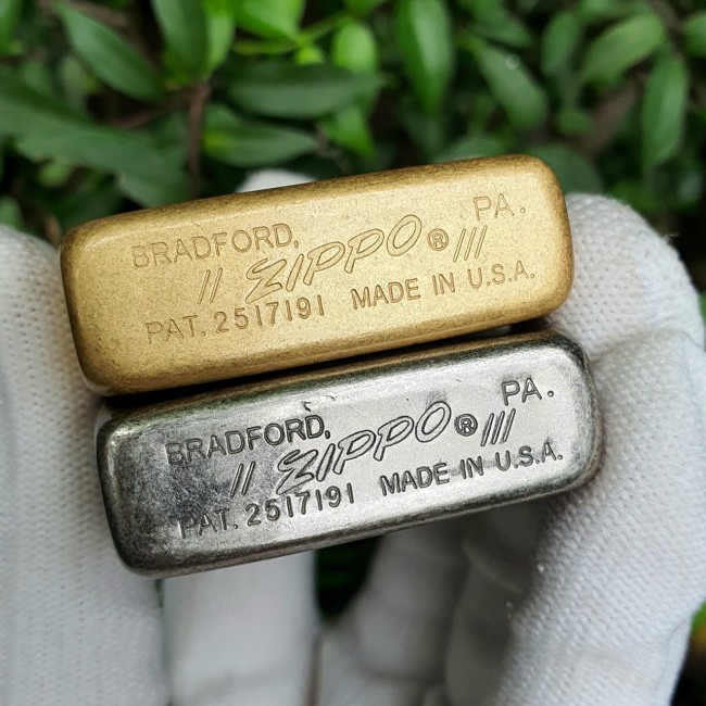 Bật Lửa Zippo Bạc Cổ Góc Bo Tròn Đồng Xi Bụi Giả Cổ US ARMY Góc Bo Tròn Ruột Tráng Men Màu Đen Đáy D