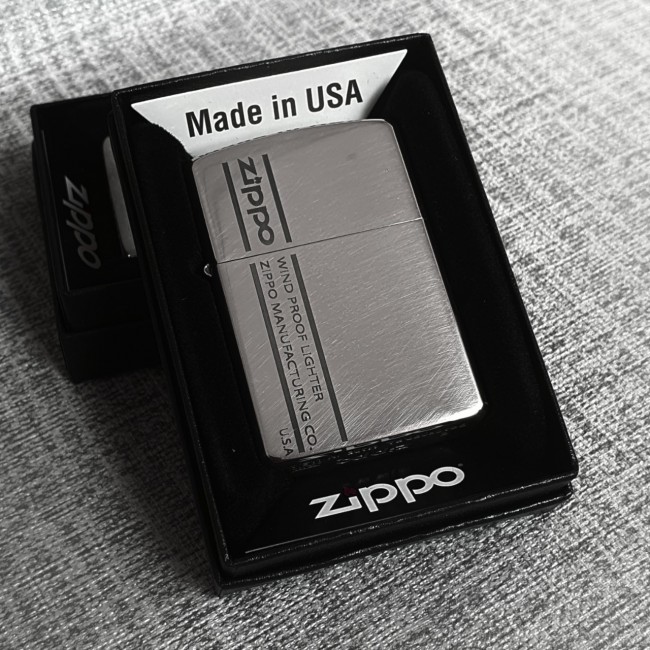 Bật Lửa Zippo Bạc Manufacturing Ruột Vàng Mộc Đáy Ngược Đời La Mã XIII - Có Hộp - Tem Đỏ