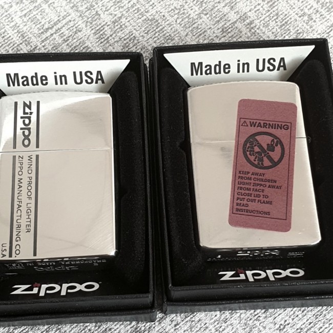 Bật Lửa Zippo Bạc Manufacturing Ruột Vàng Mộc Đáy Ngược Đời La Mã XIII - Có Hộp - Tem Đỏ