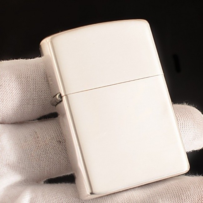 Bật Lửa Zippo Bạc Trơn Vân Ngang Mộc Đáy Ngược Gạch Xéo Năm 1977 - Có Hộp - Tem Đỏ