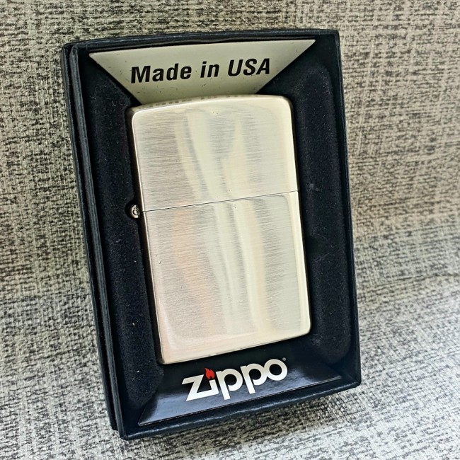 Bật Lửa Zippo Bạc Trơn Vân Ngang Mộc Đáy Ngược Gạch Xéo Năm 1977 - Có Hộp - Tem Đỏ