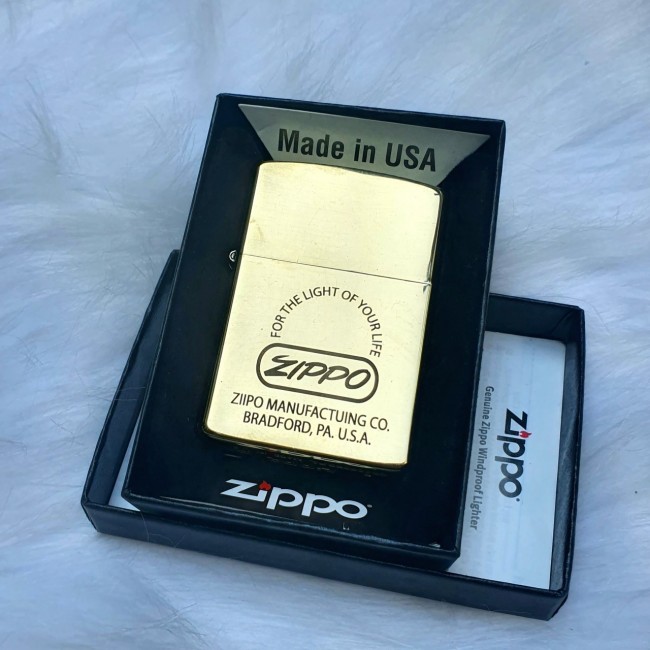 Bật Lửa Zippo Chữ Xéo Manufacturing Mộc Đáy Ngược Đời La Mã XIII Đồng Nguyên Khối - Có Hộp - Tem Đỏ