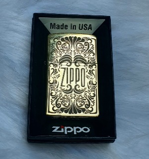 Bật Lửa Zippo Họa Tiết Hoa Văn Mộc Đáy Ngược Đời La Mã XIII Đồng Nguyên Khối - Có Hộp - Tem Đỏ