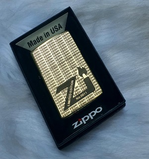 Bật Lửa Zippo Logo Ngọn Lửa Nhiều Chữ Mộc Đáy Ngược Đời La Mã XIII Phiên Bản Giới Hạn - Có Hộp - Tem