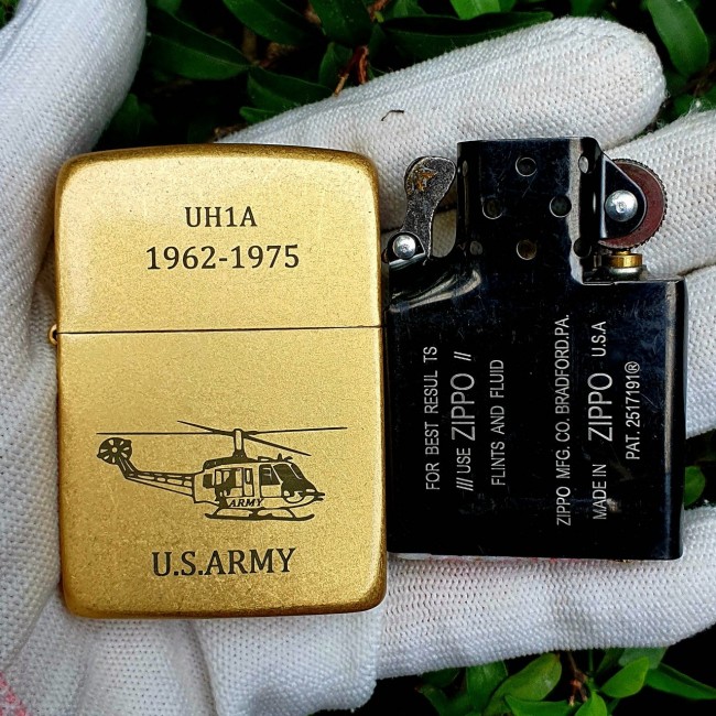 Bật Lửa Zippo Vàng Cổ Góc Bo Tròn Đồng Xi Bụi Giả Cổ US ARMY Góc Bo Tròn Ruột Tráng Men Màu Đen Đáy 