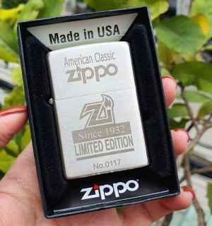 Bật Lửa Zippo Bạc Khối American Classic Đáy Dập Đời 3 Gạch Xéo Đáy Ngược 1977 ( Có Tem Đỏ - Fullbox)