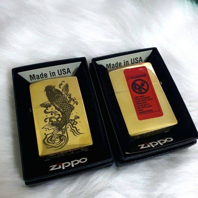 Bật Lửa Zippo Cá Chép Hóa Rồng Đáy Dập Đời E2000-XVI ( Ruột Vàng , Có Tem Đỏ , Fullbox)