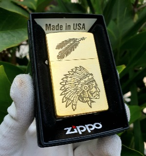 Bật Lửa Zippo Thổ Dân Da Đỏ Đáy Dập Đời E2000-XVI ( Ruột Vàng , Có Tem Đỏ , Fullbox)