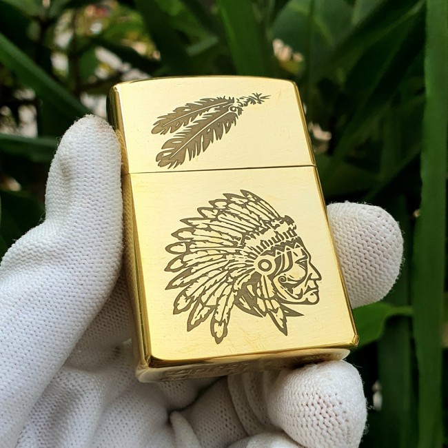 Bật Lửa Zippo Thổ Dân Da Đỏ Đáy Dập Đời E2000-XVI ( Ruột Vàng , Có Tem Đỏ , Fullbox)