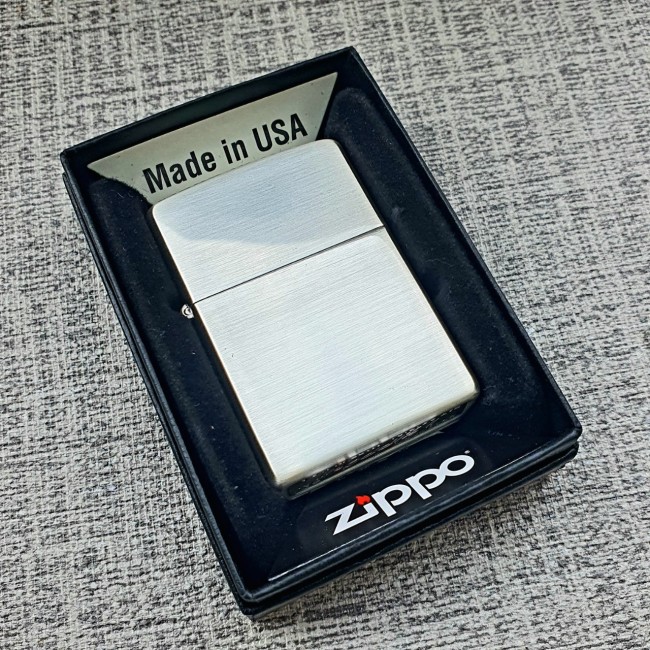 Bật Lửa Zippo Bạc Đáy Dập Đời 3 Gạch Xéo Đáy Ngược 1977 ( Có Tem Đỏ - Fullbox)