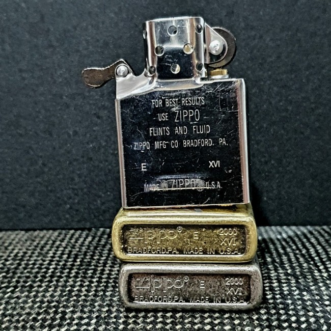 Bật Lửa Zippo Bạc Giả Cổ Đại Tướng Mỹ Đáy Dập Đời E2000-XVI ( Có Tem Đỏ ) KÈM HỘP Tặng Kèm Xăng Mini