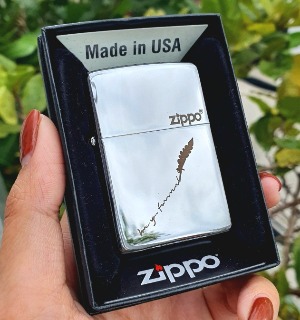 Bật Lửa Zippo Bạc I LOVE YOU Đáy Dập Đời La Mã E2000-XVI ( Có Tem Đỏ - Fullbox)