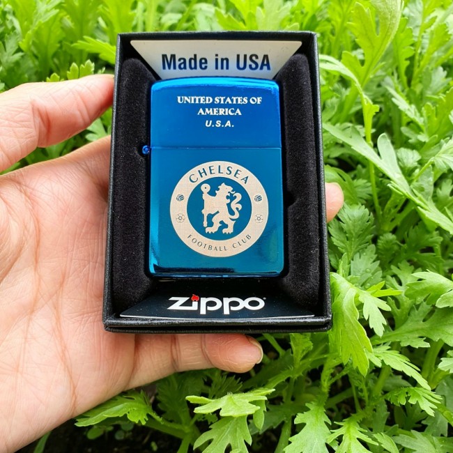 Bật Lửa Zippo Đội Bóng Chelsea Đời La Mã E2000-XVI ( Có Tem Đỏ ) KHÔNG KÈM HỘP ZIPPO