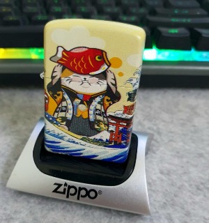 Bật Lửa Zippo Mỹ Nhật Sơn Tĩnh Điện 6 Mặt Phiên Bản Nhật - HÌNH KỲ MÈO LƯỚT SÓNG BIỂN