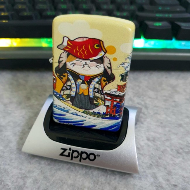 Bật Lửa Zippo Mỹ Nhật Sơn Tĩnh Điện 6 Mặt Phiên Bản Nhật - HÌNH KỲ MÈO LƯỚT SÓNG BIỂN