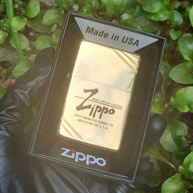 Bật Lửa Zippo Đồng Chặt Góc Wind-Proof Đáy Ngược Gạch Xéo Năm 1977 ( Có Tem Đỏ - Fullbox)