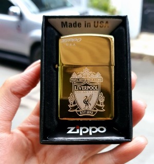 Bật Lửa Zippo Đội Bóng CLB Liverpool Đời La Mã E2000-XVI ( Có Tem Đỏ ) KHÔNG KÈM HỘP ZIPPO