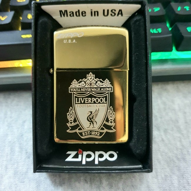 Bật Lửa Zippo Đội Bóng CLB Liverpool Đời La Mã E2000-XVI ( Có Tem Đỏ ) KHÔNG KÈM HỘP ZIPPO