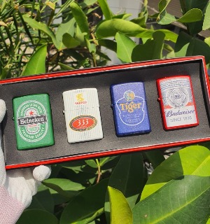 Bộ 4 Cái Zippo Sơn Tĩnh Điện Thương Hiệu Bia ( Có Hộp )