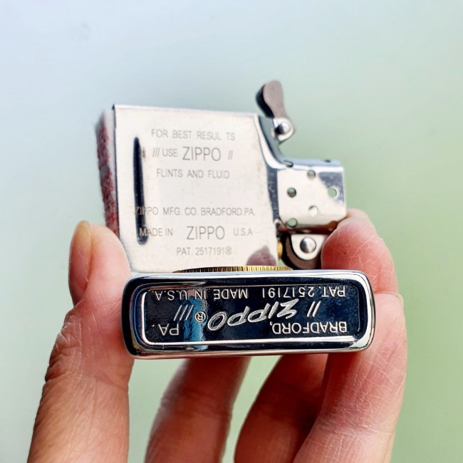 Bật Lửa Zippo Bạc Five Dollars Mộc Đáy Ngược Gạch Xéo 3 Gạch 1977