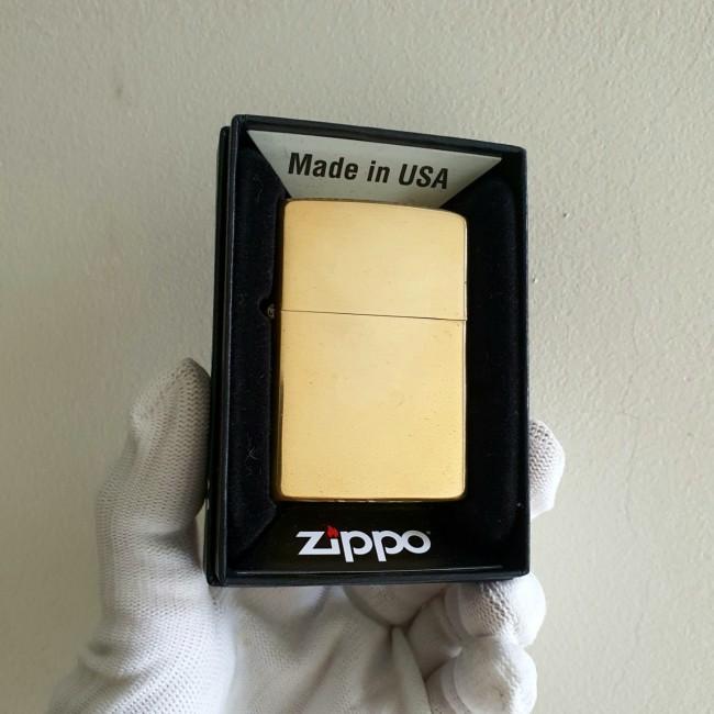 Bật Lửa Zippo Mỹ Đồng Vàng Trơn Đáy Lõm Đời E-XVI ( Ruột Vàng , Có Tem Đỏ , Fullbox)