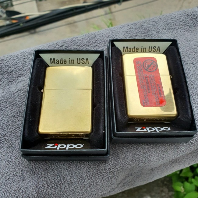 Bật Lửa Zippo Mỹ Đồng Vàng Trơn Đáy Lõm Đời E-XVI ( Ruột Vàng , Có Tem Đỏ , Fullbox)